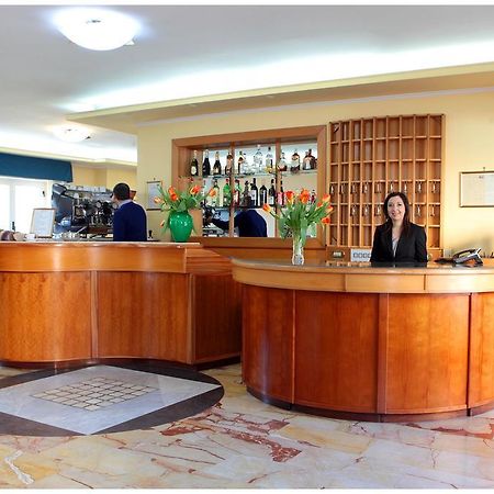 פומפיי Hotel Iside מראה חיצוני תמונה