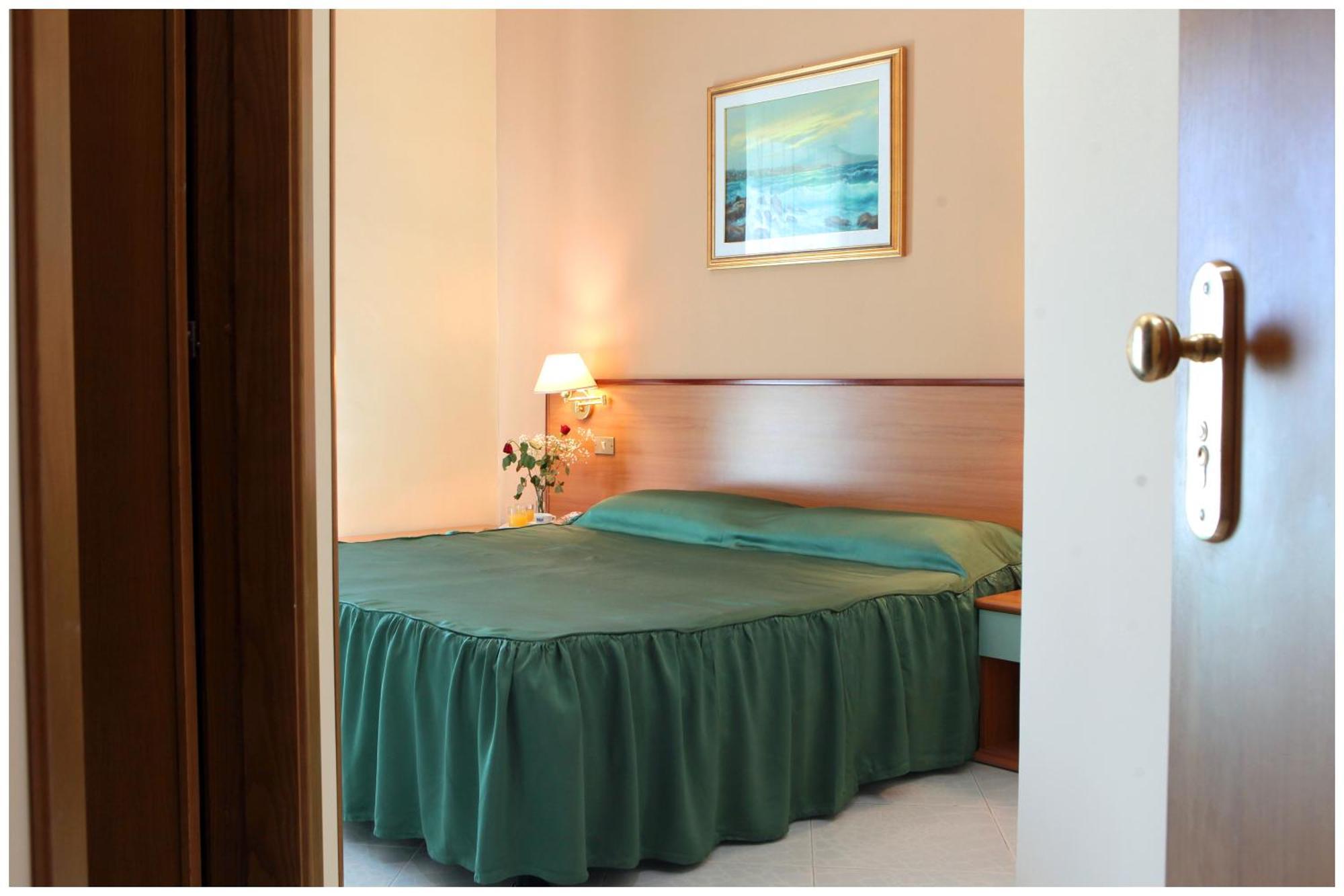 פומפיי Hotel Iside מראה חיצוני תמונה