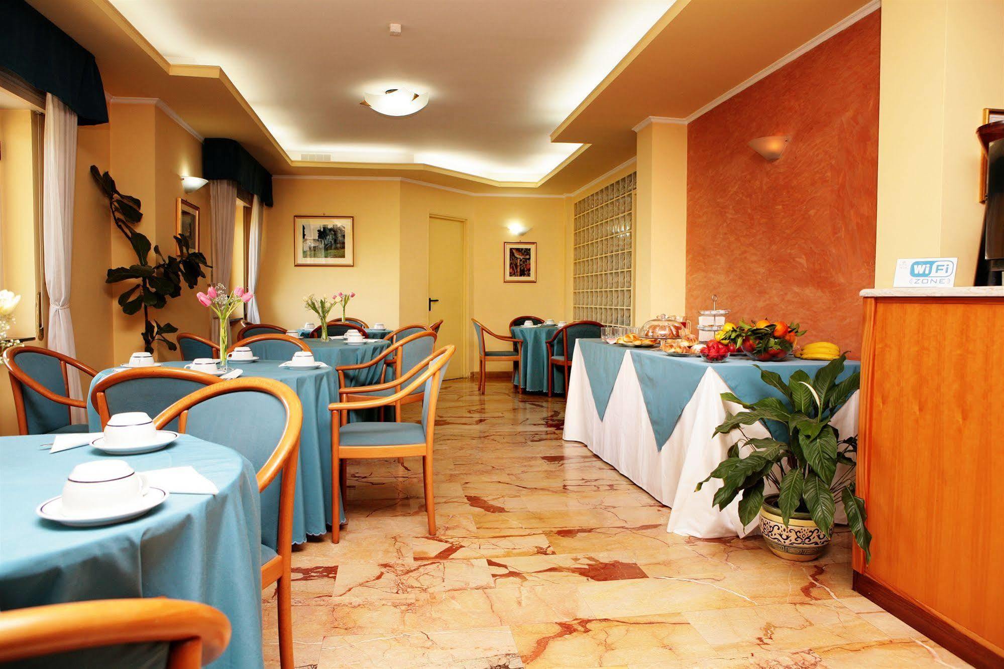 פומפיי Hotel Iside מראה חיצוני תמונה