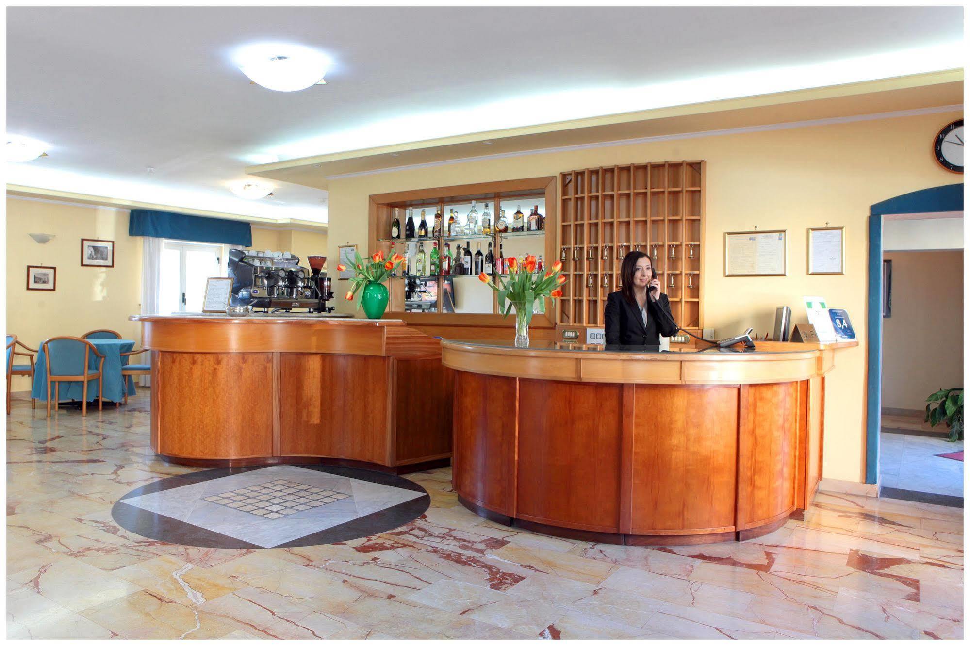 פומפיי Hotel Iside מראה חיצוני תמונה