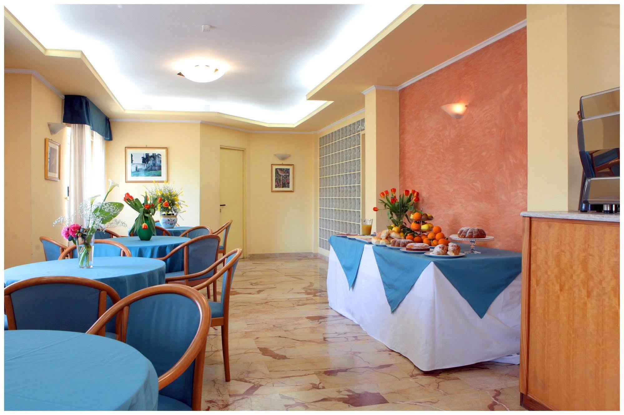 פומפיי Hotel Iside מראה חיצוני תמונה