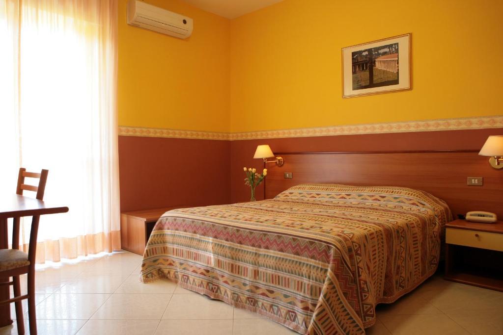 פומפיי Hotel Iside חדר תמונה